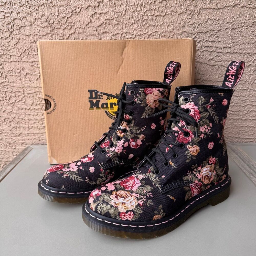 Dr. Martens 11821 Victorian Canvas Boots Womens 9US/41EU Black Pink Floral